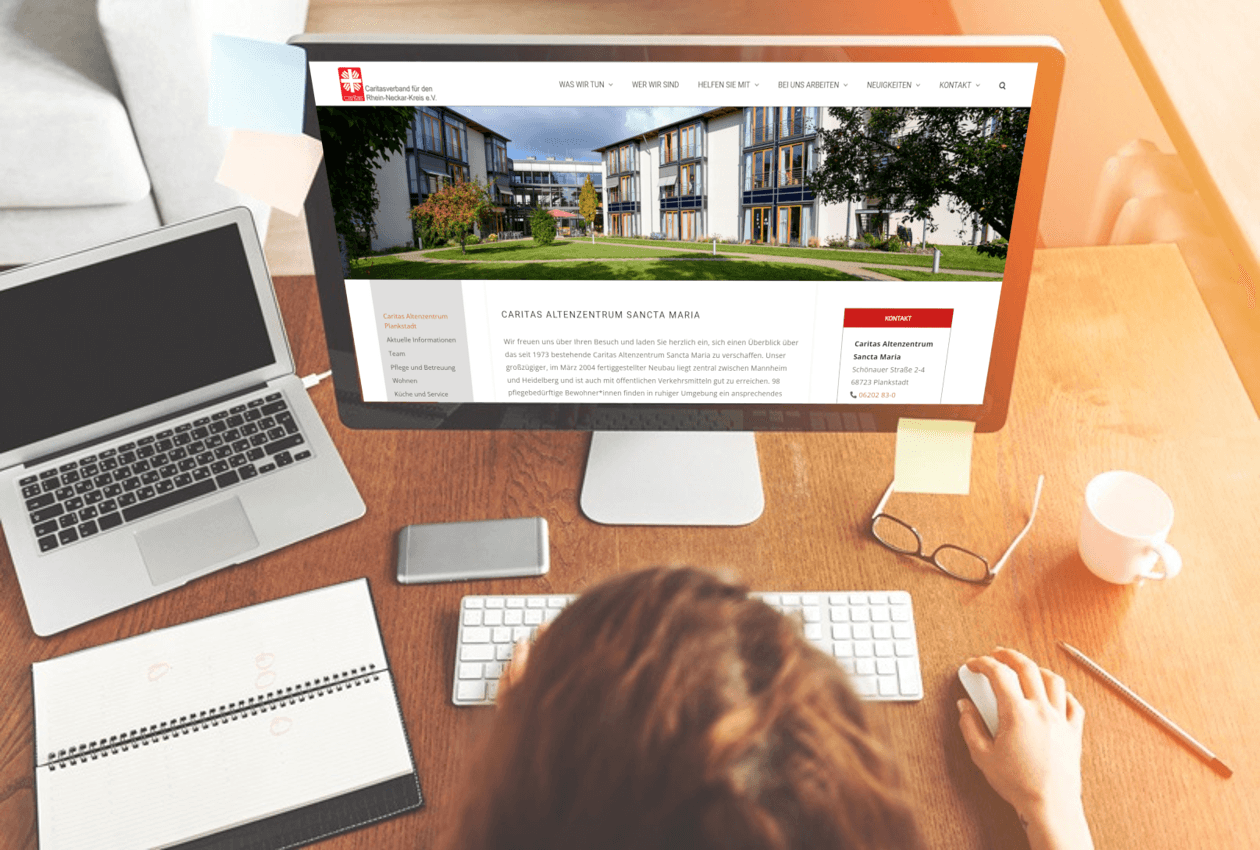 Bildschirm, der die neue Internetseite zeigt